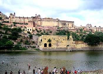  A beautiful Lake Near ajmer Fort 
