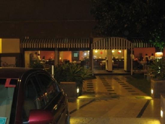  sirohi Restaurants and Bars 