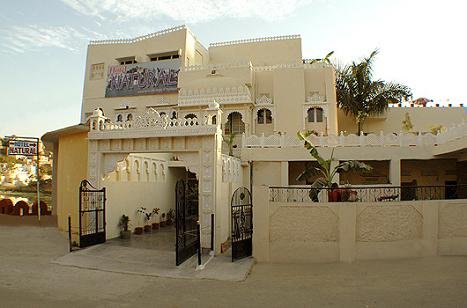  Hotels In tonk 